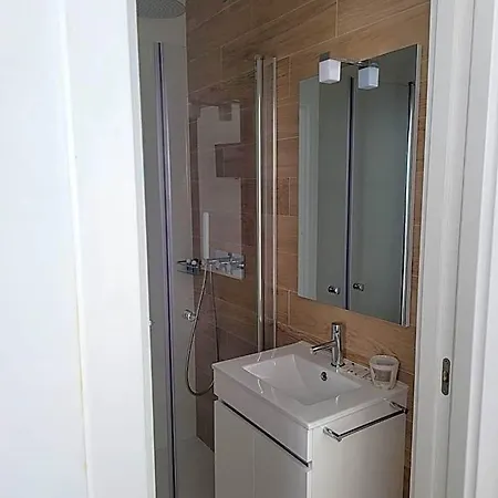 Local Vitoria Guest house *